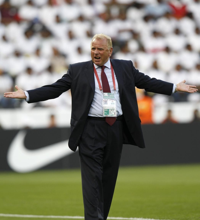 足球队主教练发声,誓言带队登顶 足球队主教练发声,誓言带队登顶