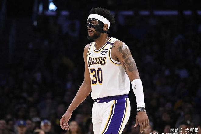 关于雄鹿力克雷霆，詹姆斯状态火热的信息