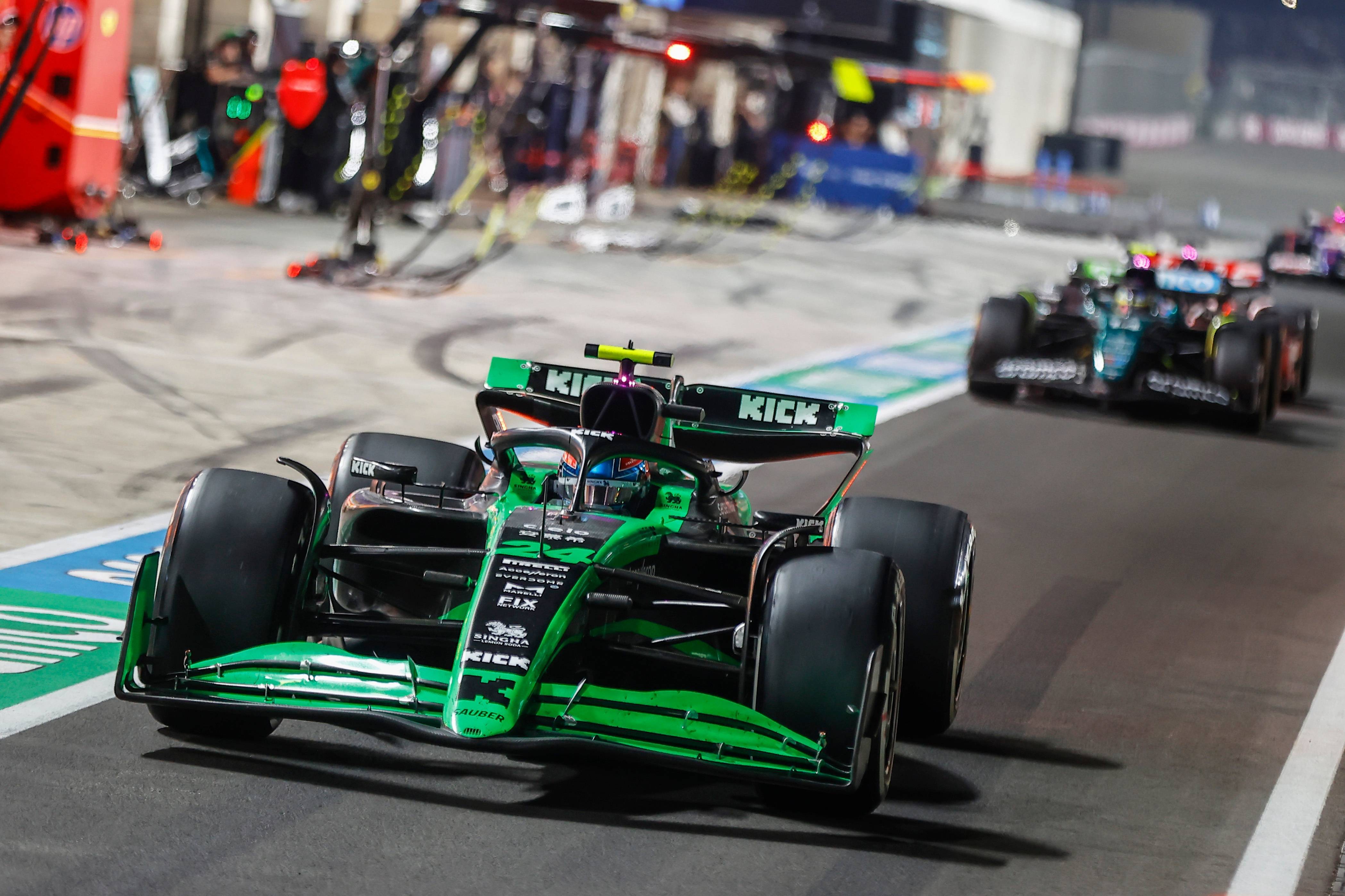 法拉利翻盘阿斯顿马丁，周冠宇刷新纪录