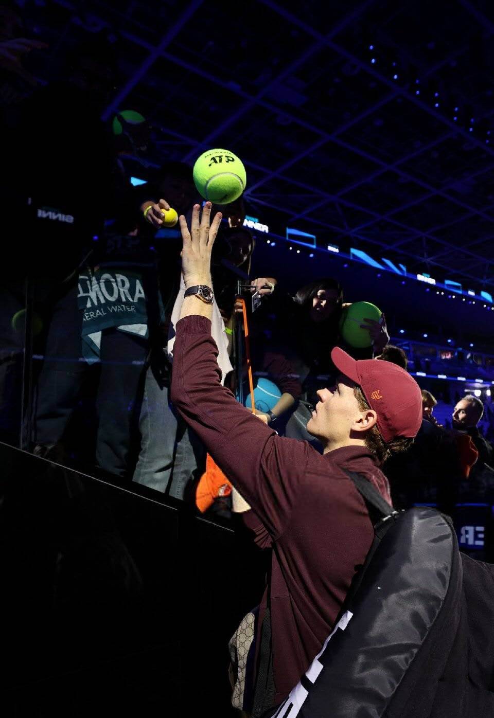 戴维斯杯碾压美网，辛纳带队取胜