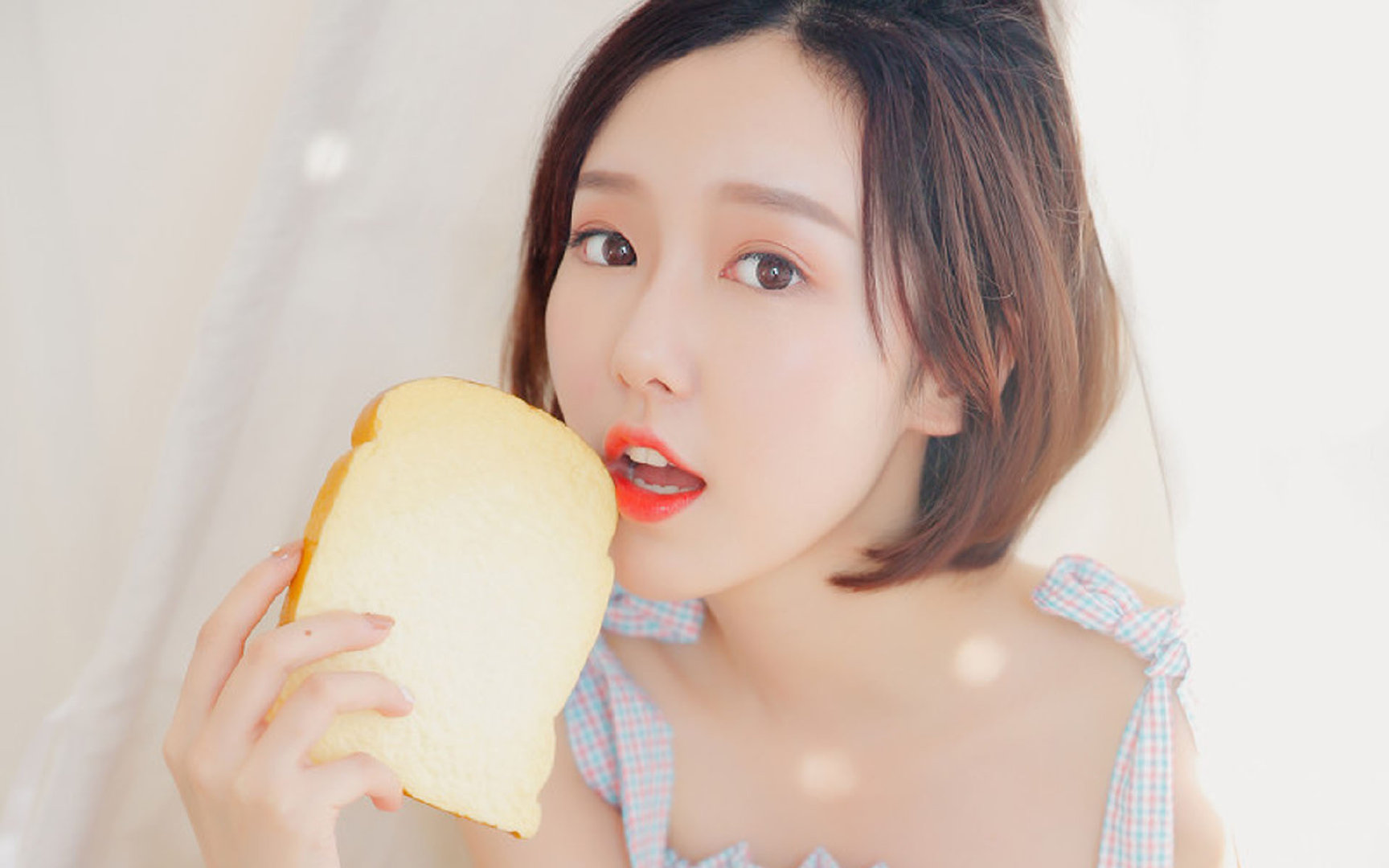 鹰隼长空新旧王—文班亚马30+10击落老鹰,马刺排名战暗藏世界双鹰百年镜像