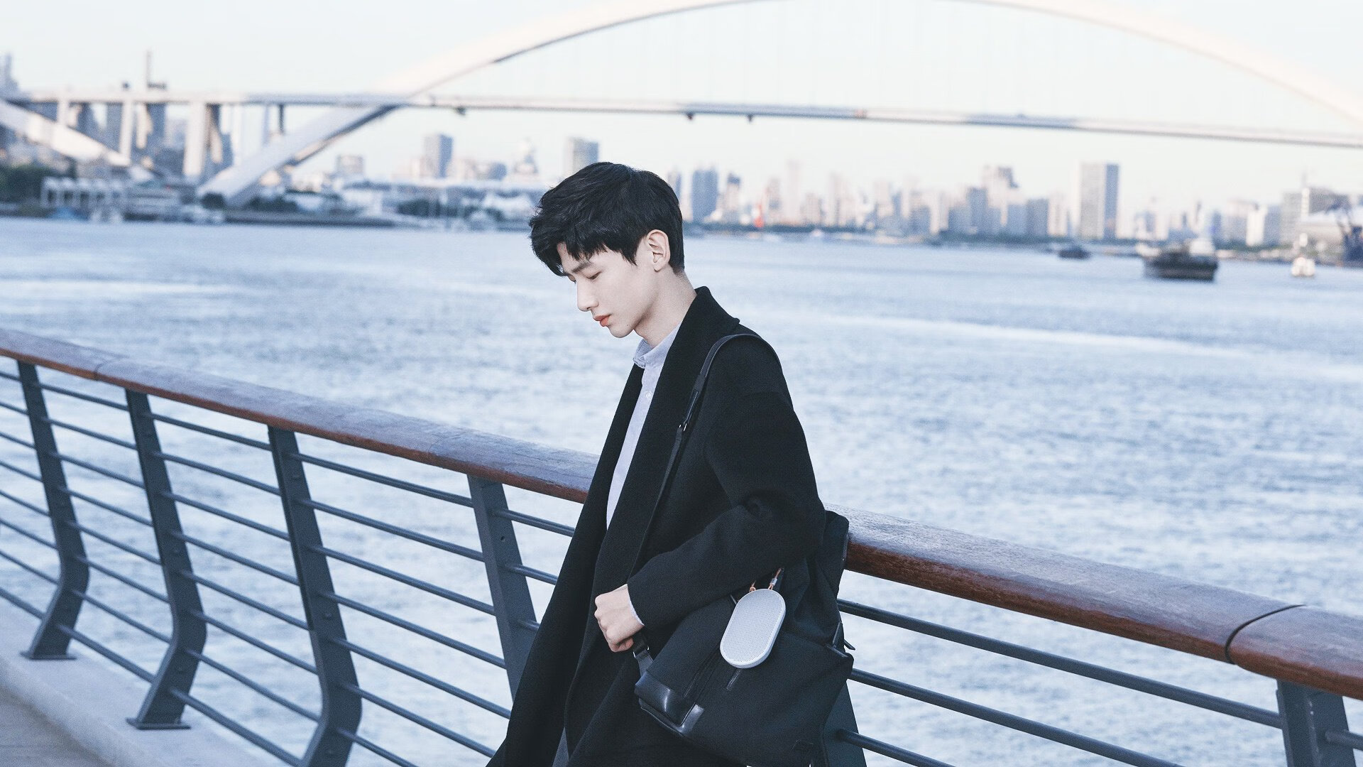 绿茵场与钻石场，迪巴拉式闪耀与黄色潜水艇的墨西哥哥特式征服