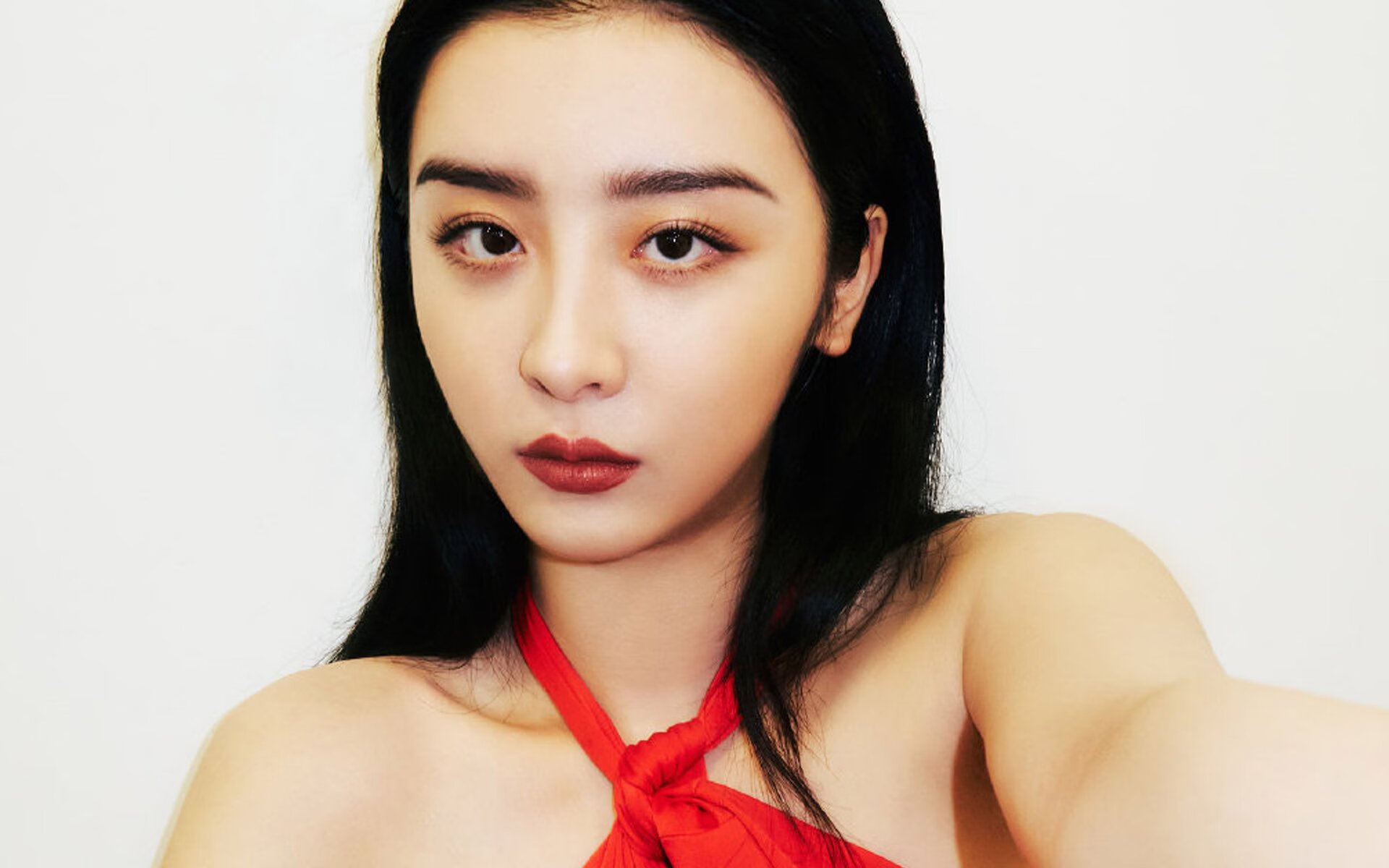 从嘘声到掌声，爱德华兹在米兰德比的寂静中刺破沉默